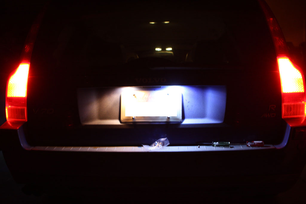 how to replace puddle light bulbs? SwedeSpeed Volvo Performance Forum